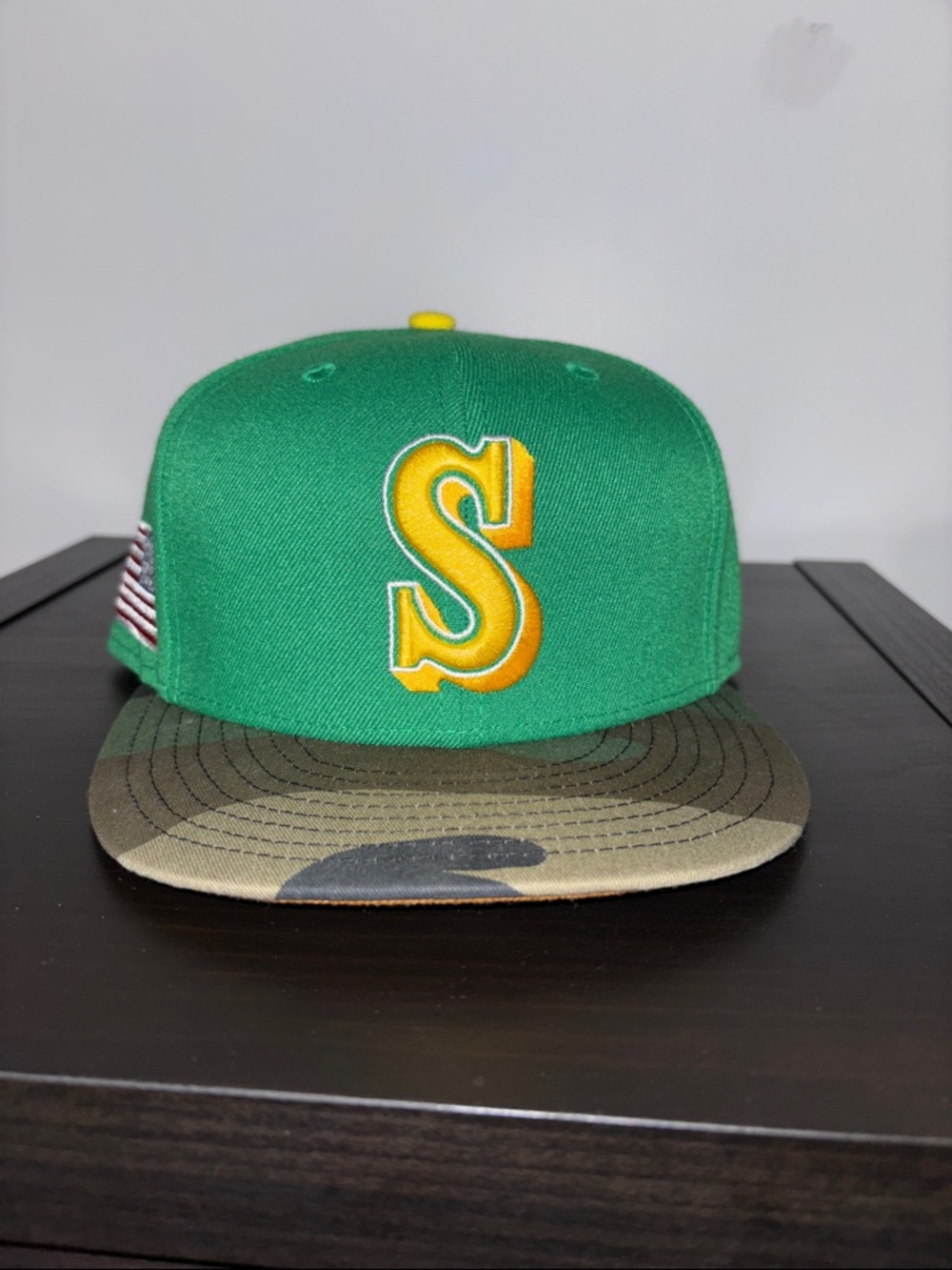 Green Seattle Mariners Hat with Camo Brim